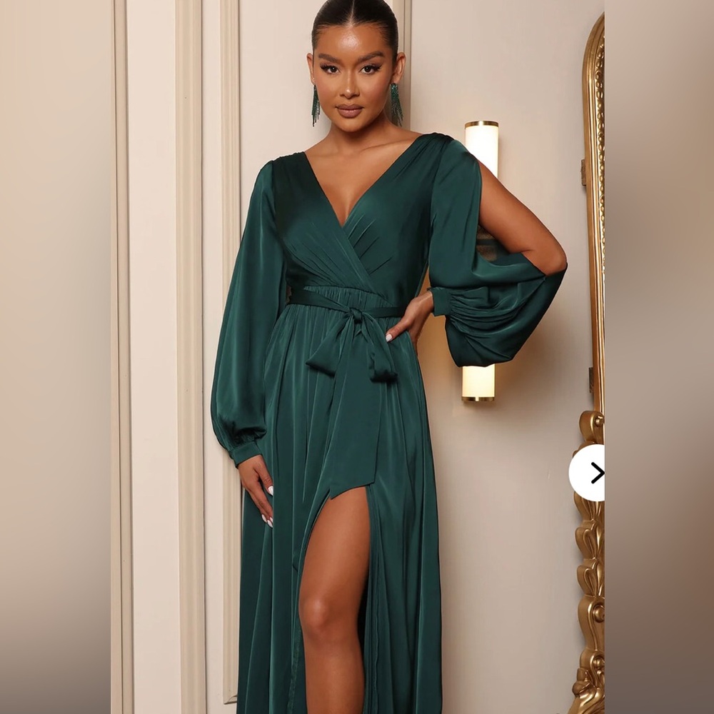 NWT Fashion Nova (L) Emerald Green Satin Gown